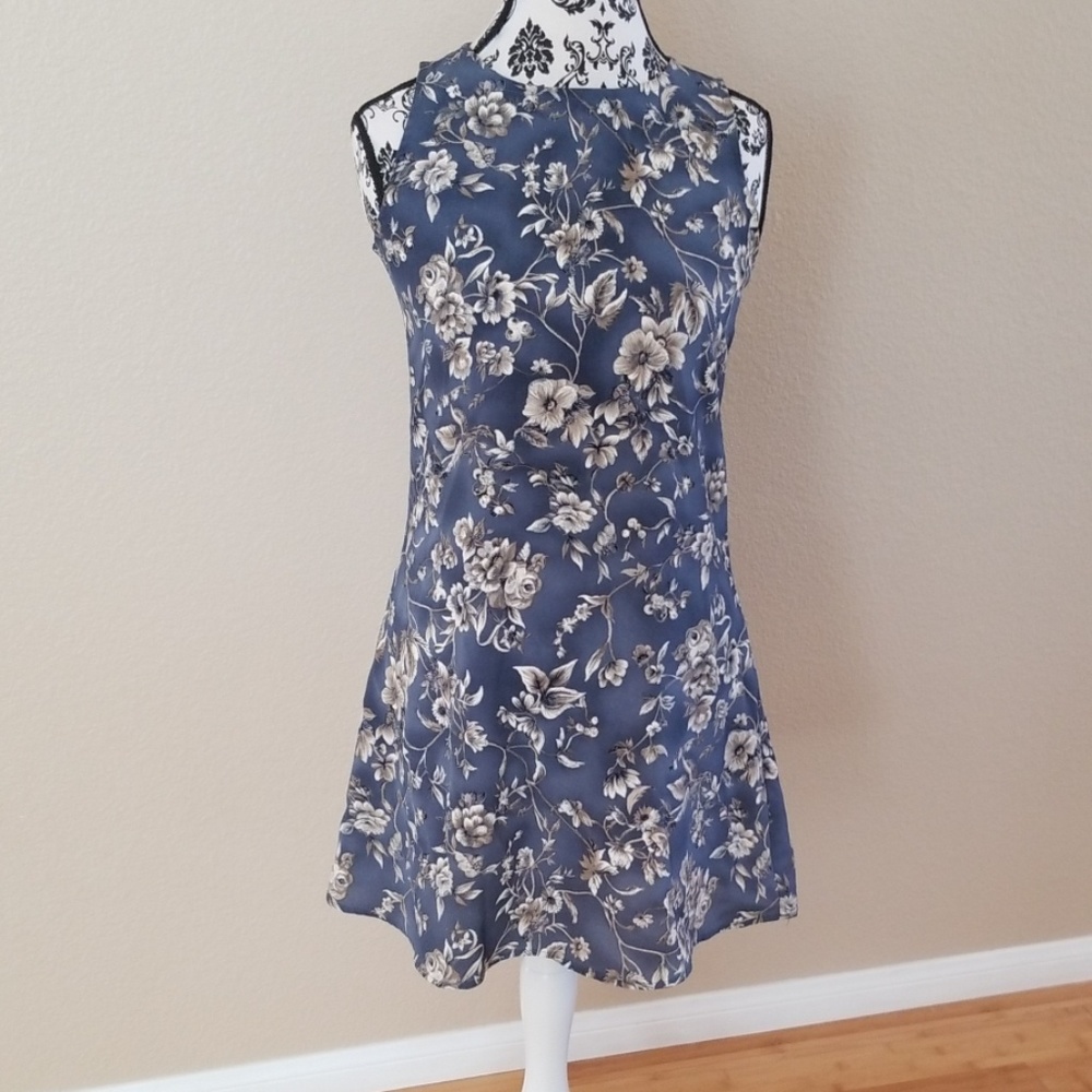Short dress